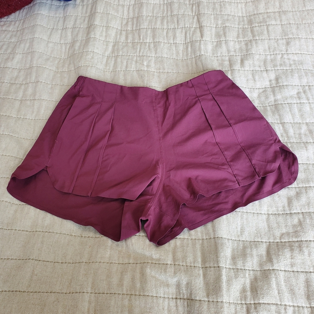 Lululemon &go Endeavor Short 6
